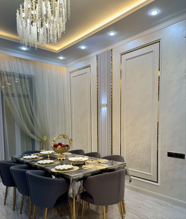 Стол и стуля для кухний и гостинний