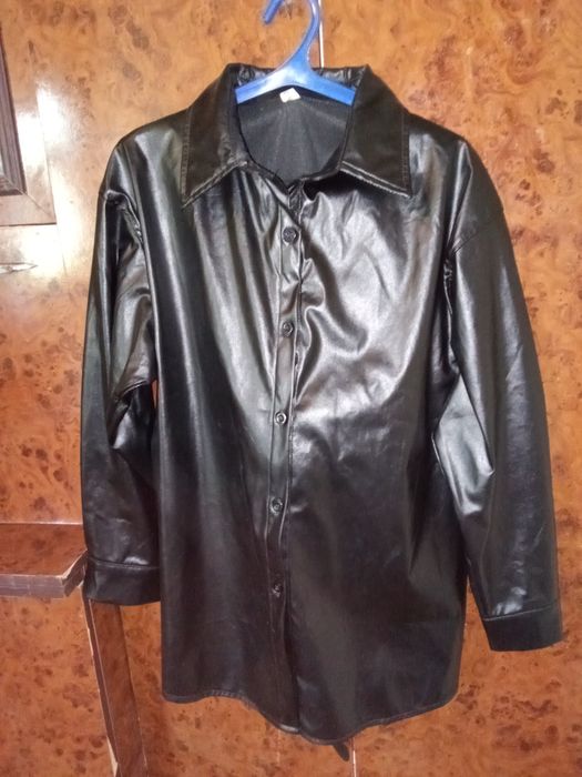 2qo'l 2 4 Marta kiyilgan holati yaxshi Xitoy maxsuloti