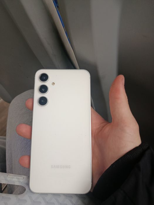 Продам Samsung s23fe почти в идеале