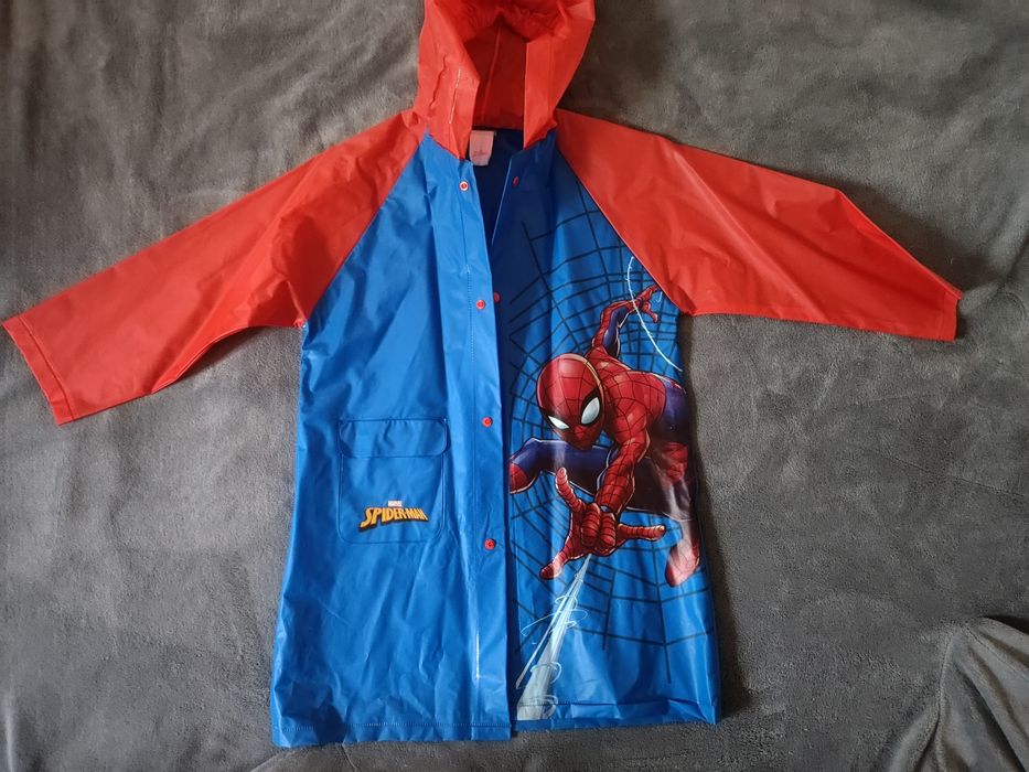 Дъждобран за момче 8год.