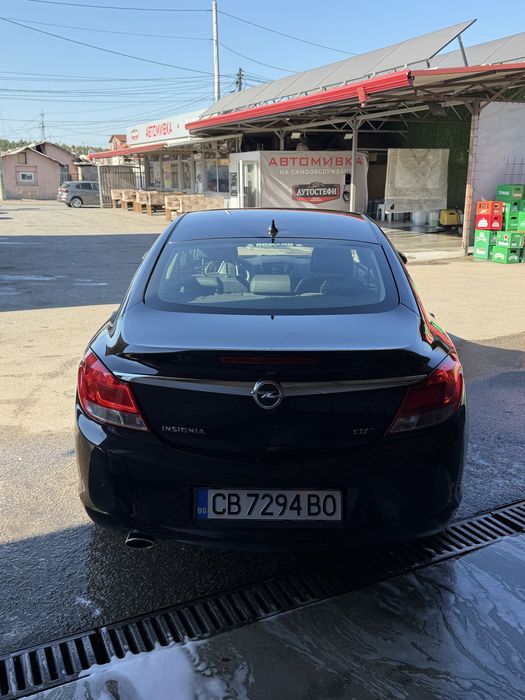Opel  insiguia Комфорт: Климатроник, Ел.стъкла, Ел.огледала, Алуминиеви