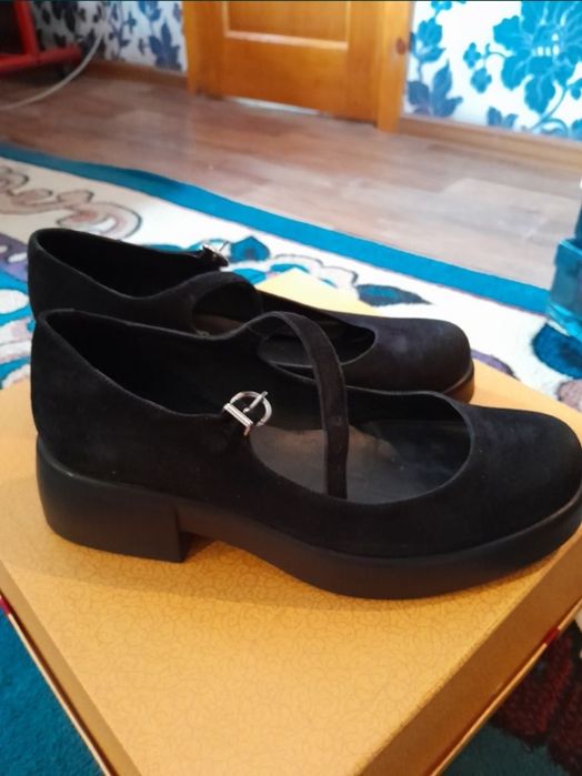 Продам обувь женскую 39-40 р