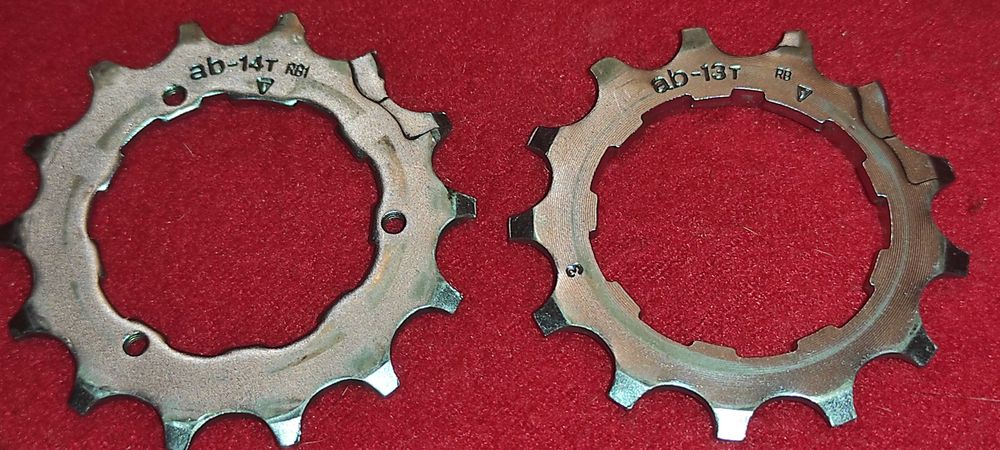 13 bucati pinioane pt. caseta SHIMANO. nu cunosc modelul xtr - xt - dura ace - ultegra - 105 etc