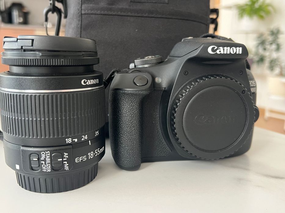 Фотоапарат Canon EOS 2000D (като нов)