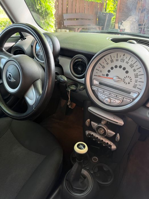 Mini Cooper rosu benzina 1.6