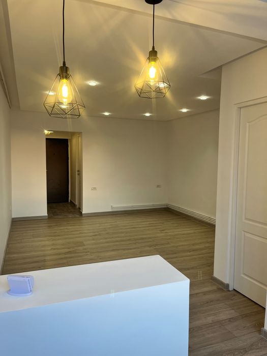 Garsonieră de vânzare