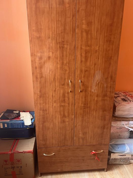 Срочно продается шифоньер