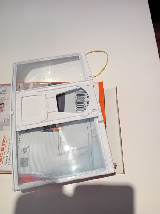 Amplificador de ecran ,(mărește imaginea  la telefon)