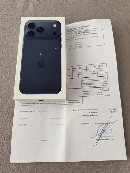 Продавам iphone 17 pro max Deep Blue,256 gb