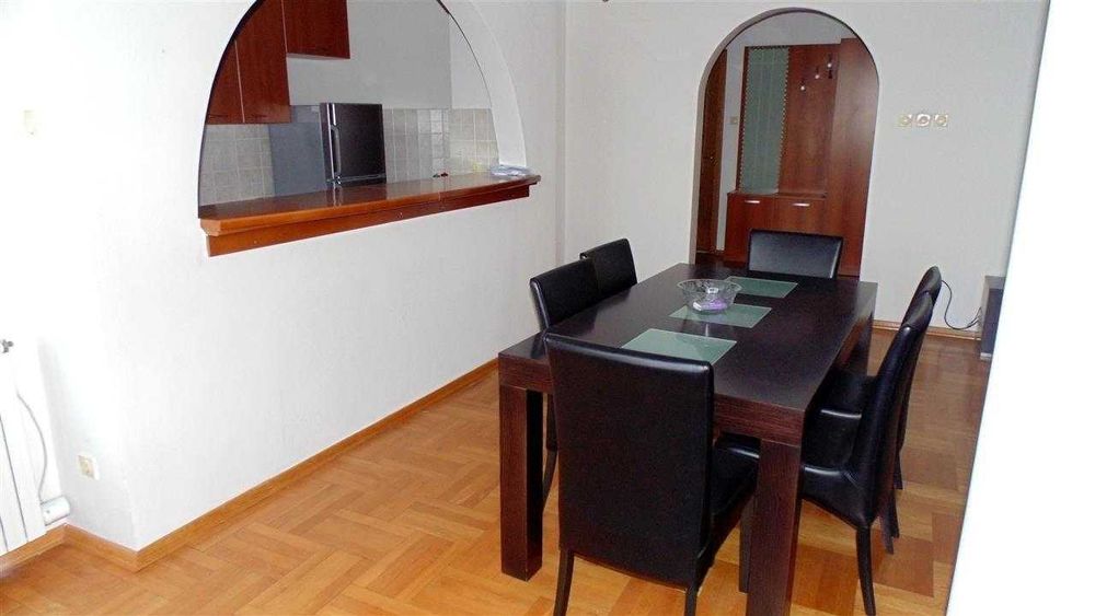 Дава се под наем Двустаен апартамент в Бургас, Възраждане - 54 кв.м за 178.5 € - Снимка #2