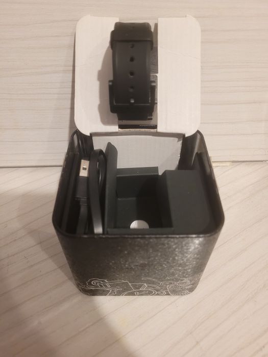 Ceas smartwatch TicWatch (pentru piese / reparat) + cutie și accesorii