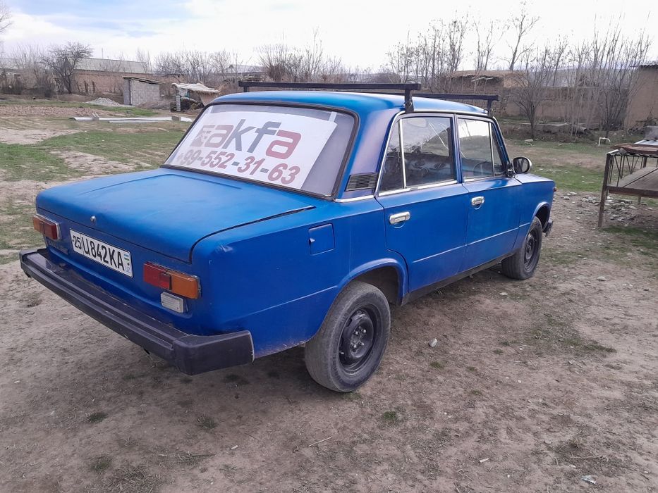 VAZ 21011 SEDAN ...