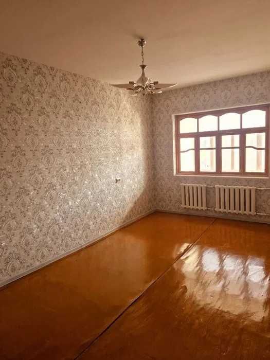 Продаётся 3х комн квартира на 4 этаже Ор-р 6 микрорайон  Алпамыш