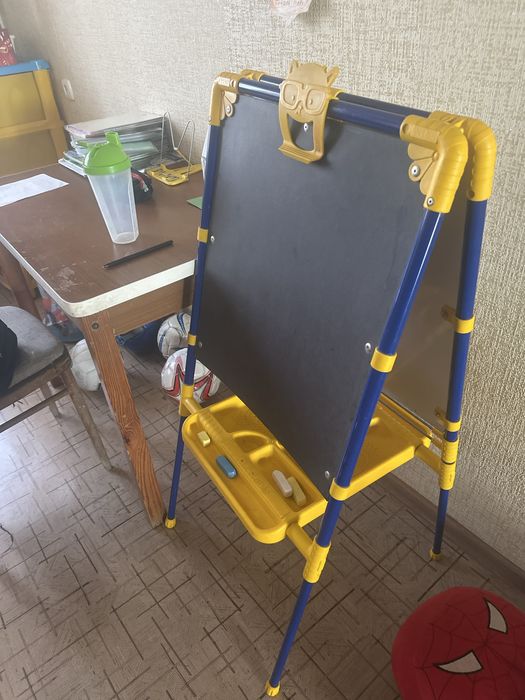 Продам  кровать , доску , самакат , доска для рисование