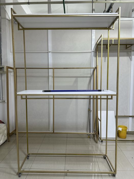 Стойка для одежды