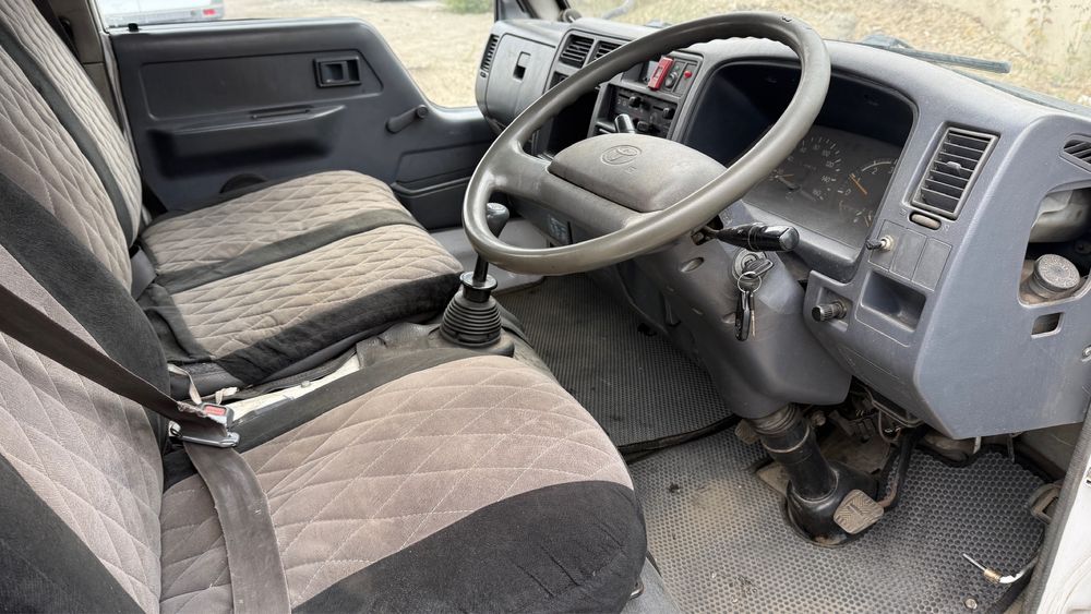 Продам автомобиль Toyota Dyna