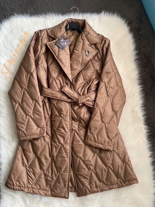 Италиански дамски якенца