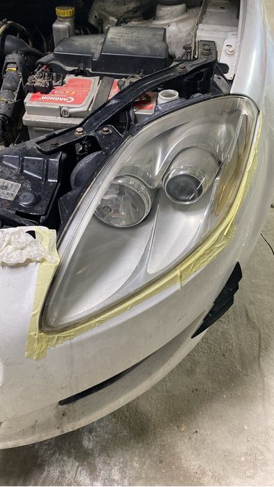 Retapitari-polish faruri-detailing