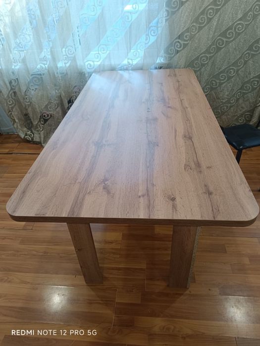 Продам обеденный стол