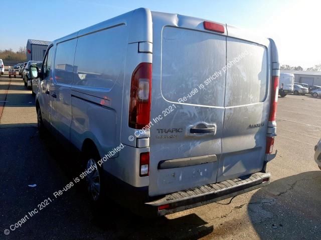 Dezmembrez Renault Trafic 3