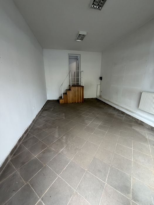 Spatiu comercial de inchiriat 24mp utili stradal Strada Paltinis. 450€ Neg.