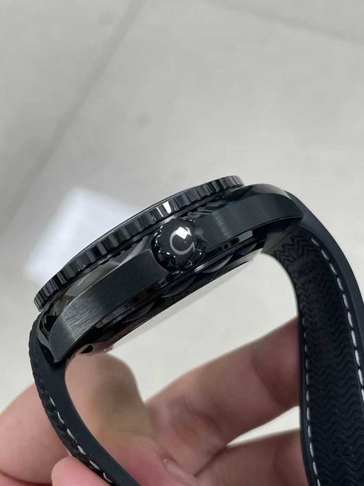 omeg seamaster gmt deep black