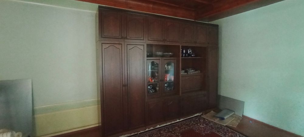 Stenka shkaf sotiladi