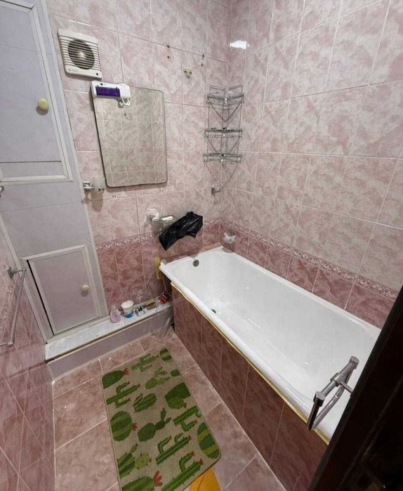 Qizlarga kvartira tinchlik metro lux sharoit bilan