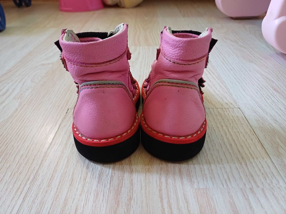 Sandale ortopedice cu supinație și talonet