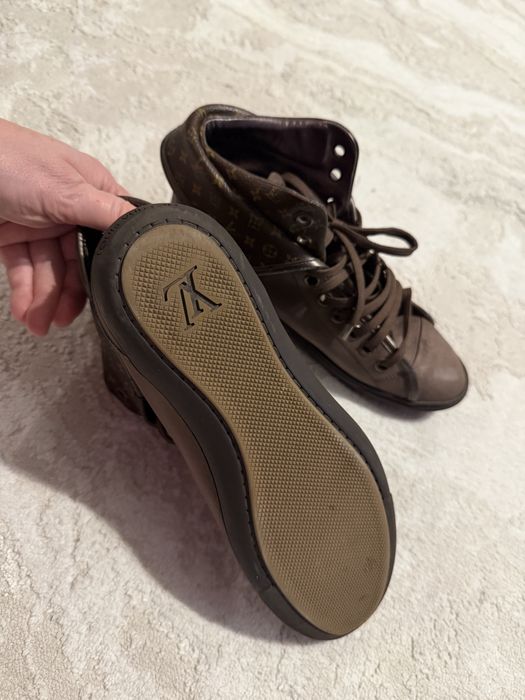 Весенние кожанные кросовки Луи витон оригинал 100%