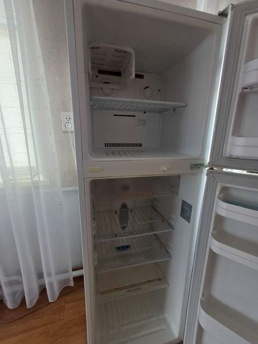 Продам холодильник