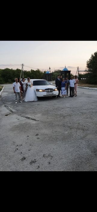 Продам лимузин LINCOLN TOWN CAR
