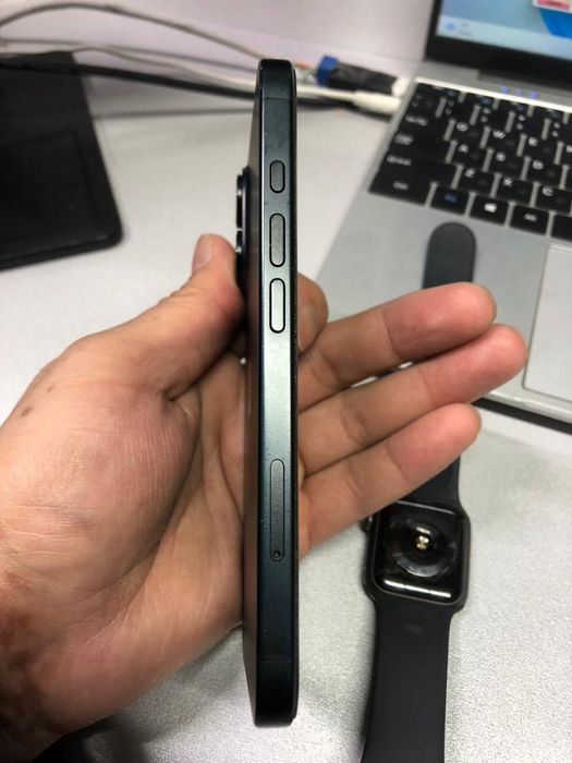 iPhone 16 Apple watch AirPods Pro 2