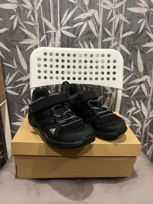 Кроссовки Адидас