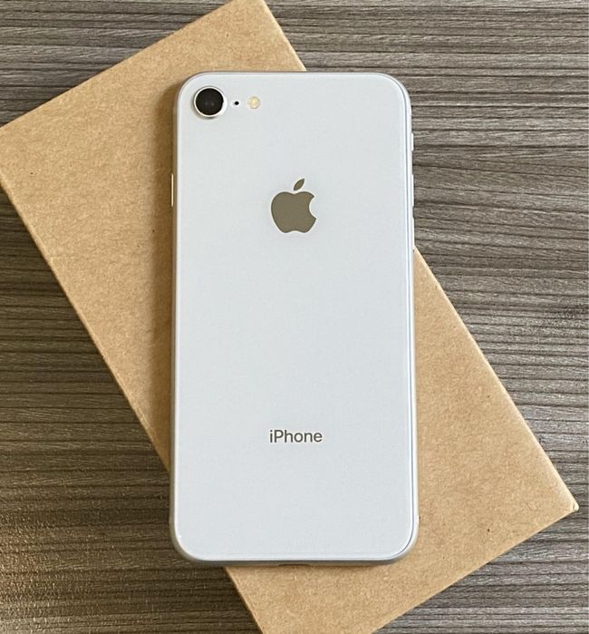 iPhone 8 • impecabil • ALB • ca NOU