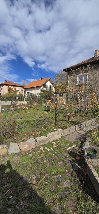 Продава фамилна къща, гр. Перник кв. Мошино