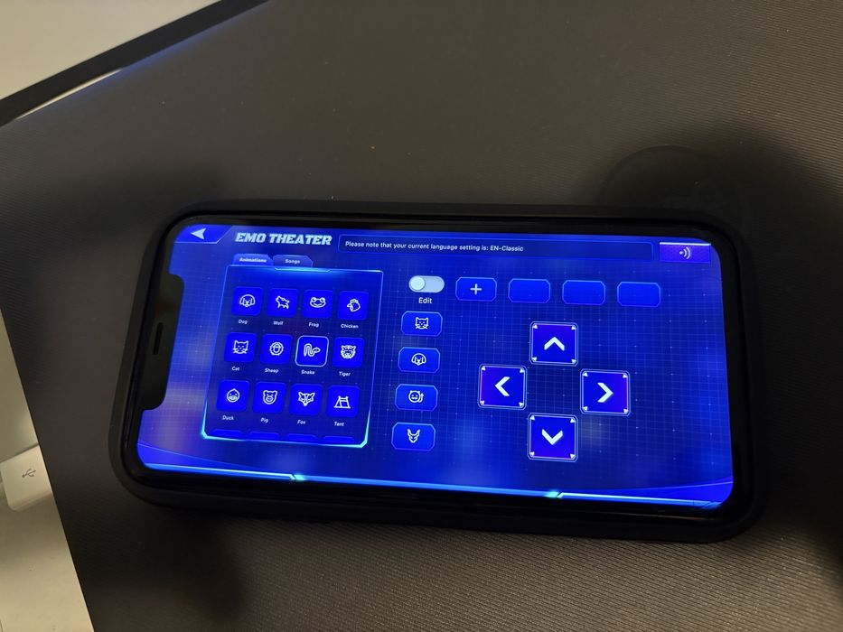 Robot EMO cu statie Home