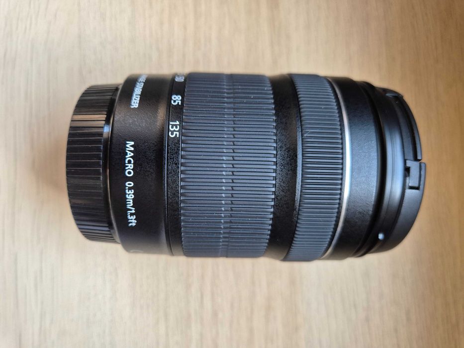 Obiectiv Canon EFS 18-135mm