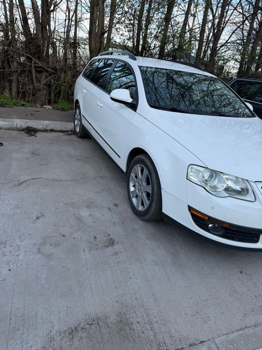 Vând Volkswagen Passat b6 2010 stare perfecta clima automata