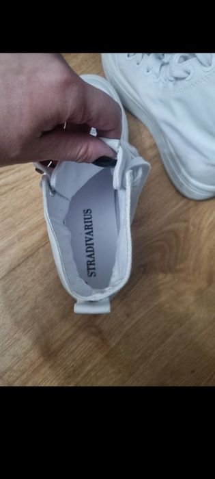 Tenisi Stradivarius purtati o data