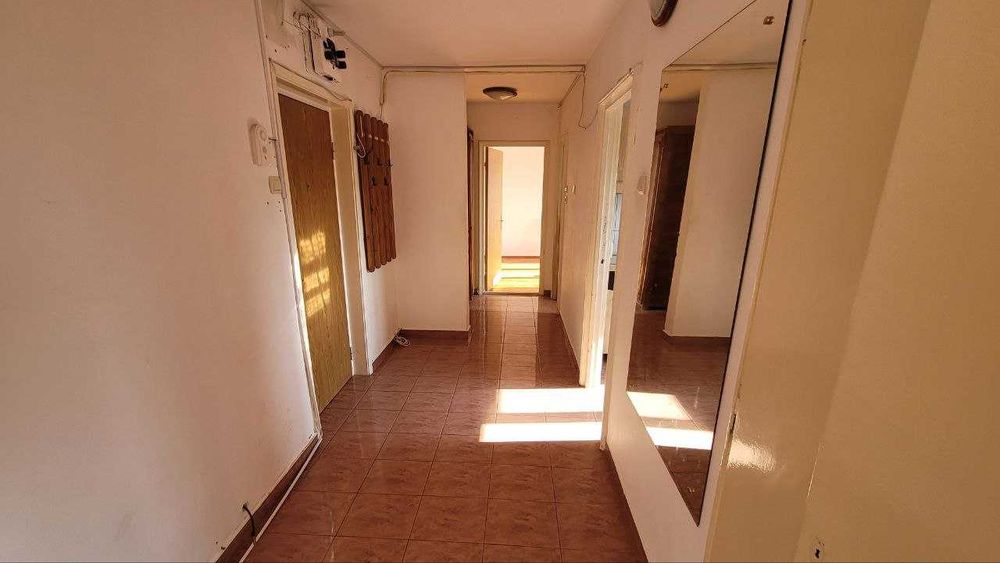 Birou Spatiu de locuit NEMOBILAT de inchiriat 2 camere apartament