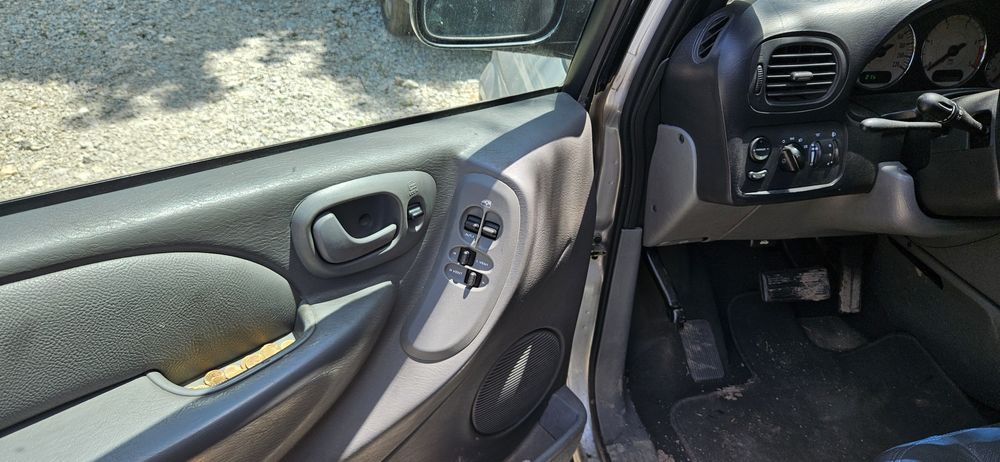 Крайслер Вояджер 2.8 амтомат.На части.