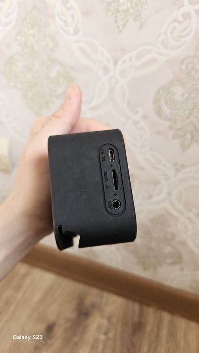 3 в одном,колонка,часы,будильник