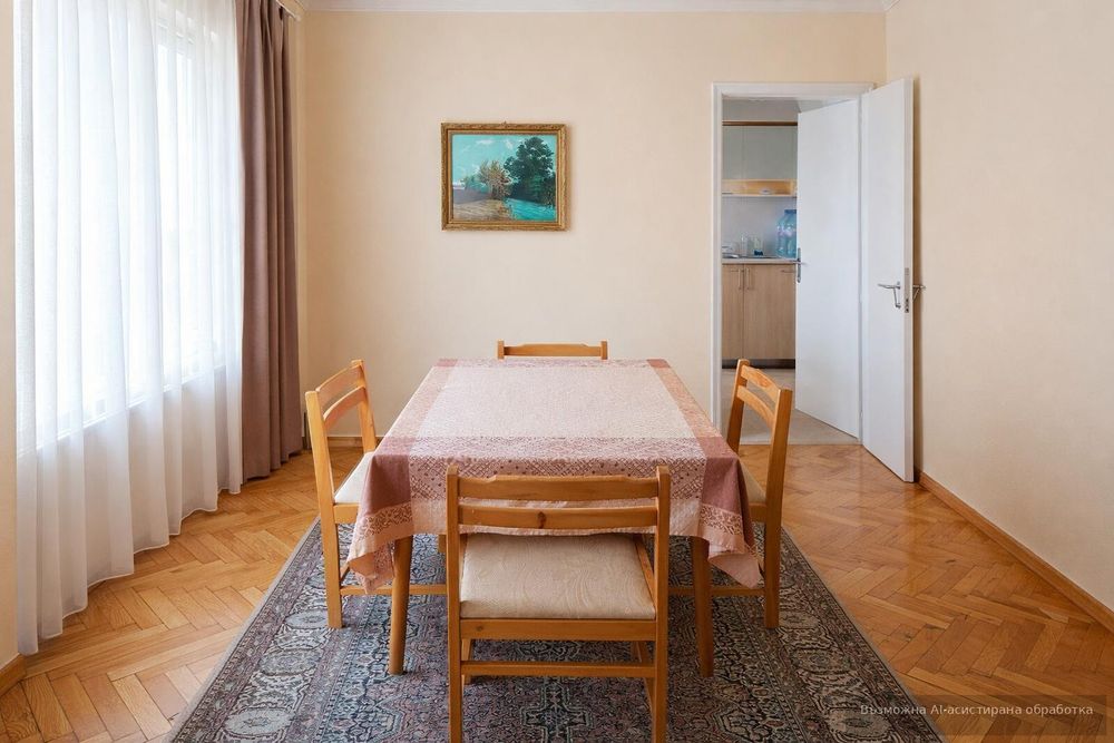Дава се под наем Тристаен апартамент в Пловдив, Център - 90 кв.м за 388.62 € - Снимка #1