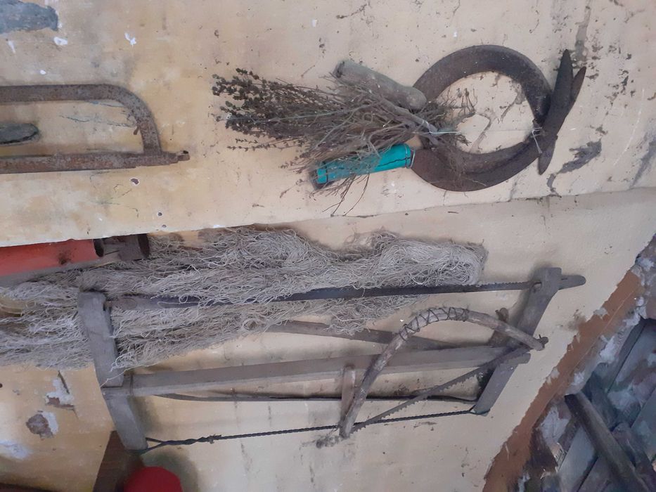 Vand Obiecte de lucru  Taranesti din lemn model Rustic