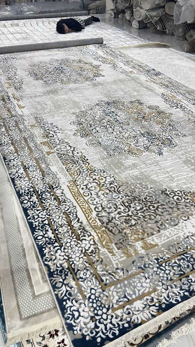 Новый ковер шелк