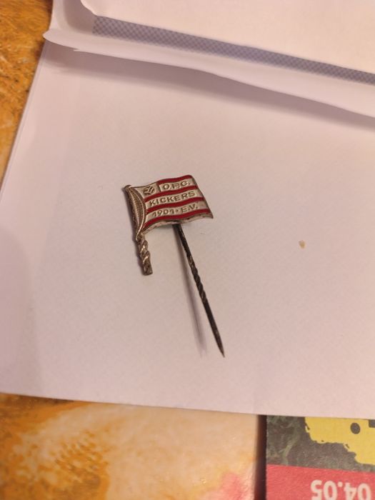 Broșă vintage O.F.C. Kickers 1901 e.V. - suvenir de colecție