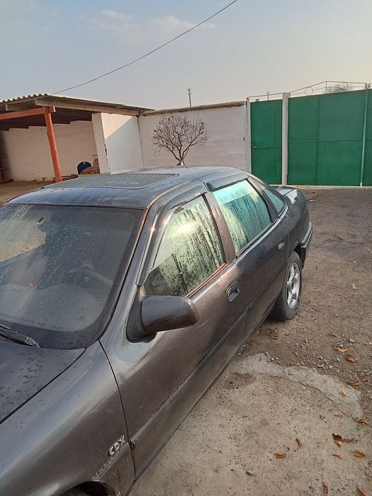 Опел вектра седан 1,8