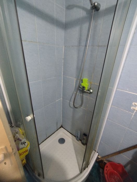 Închiriez garsoniera