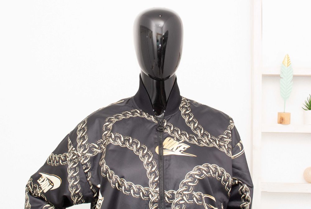 Nike Оригинално дамско яке Synthetic Fill Icon Clash черно/златисто М